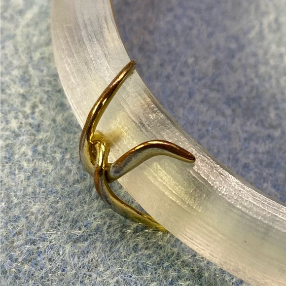 Vintage Alexis Bittar lucite bangle - Picture 8 of 8